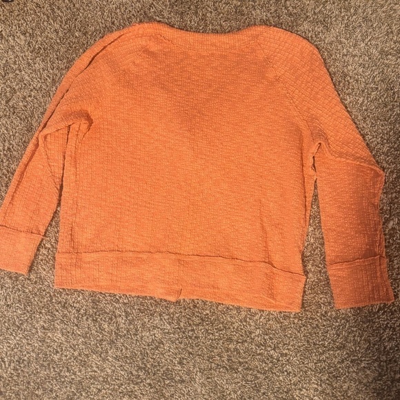 Two by Vince Camuto light orange sweater buttons. Size large women’s - Picture 7 of 7